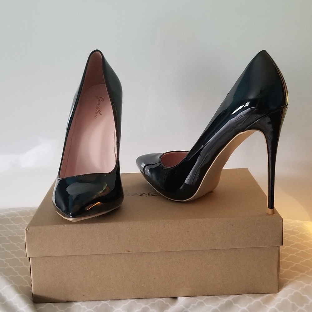 Black Stiletto pumps